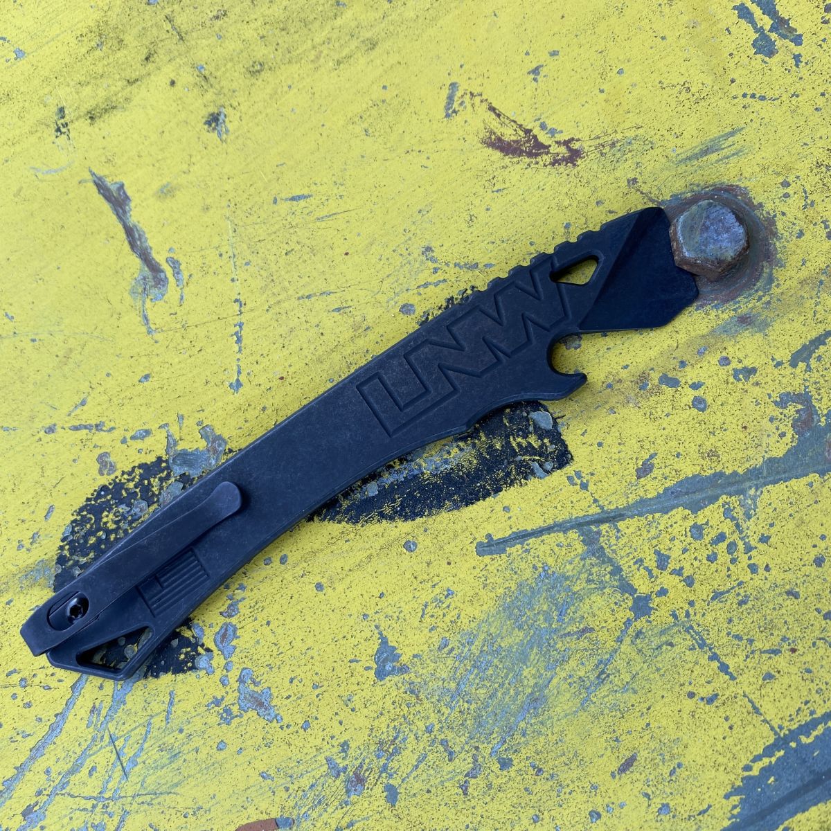 Best Case Scenario XL v1.0 Prybar Pocket Tool Feather Design